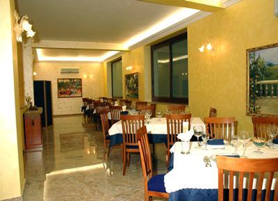 Hotel Ristorante Cordial Комизо Экстерьер фото