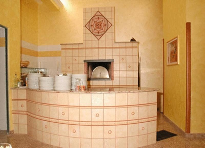 Hotel Ristorante Cordial Комизо Экстерьер фото