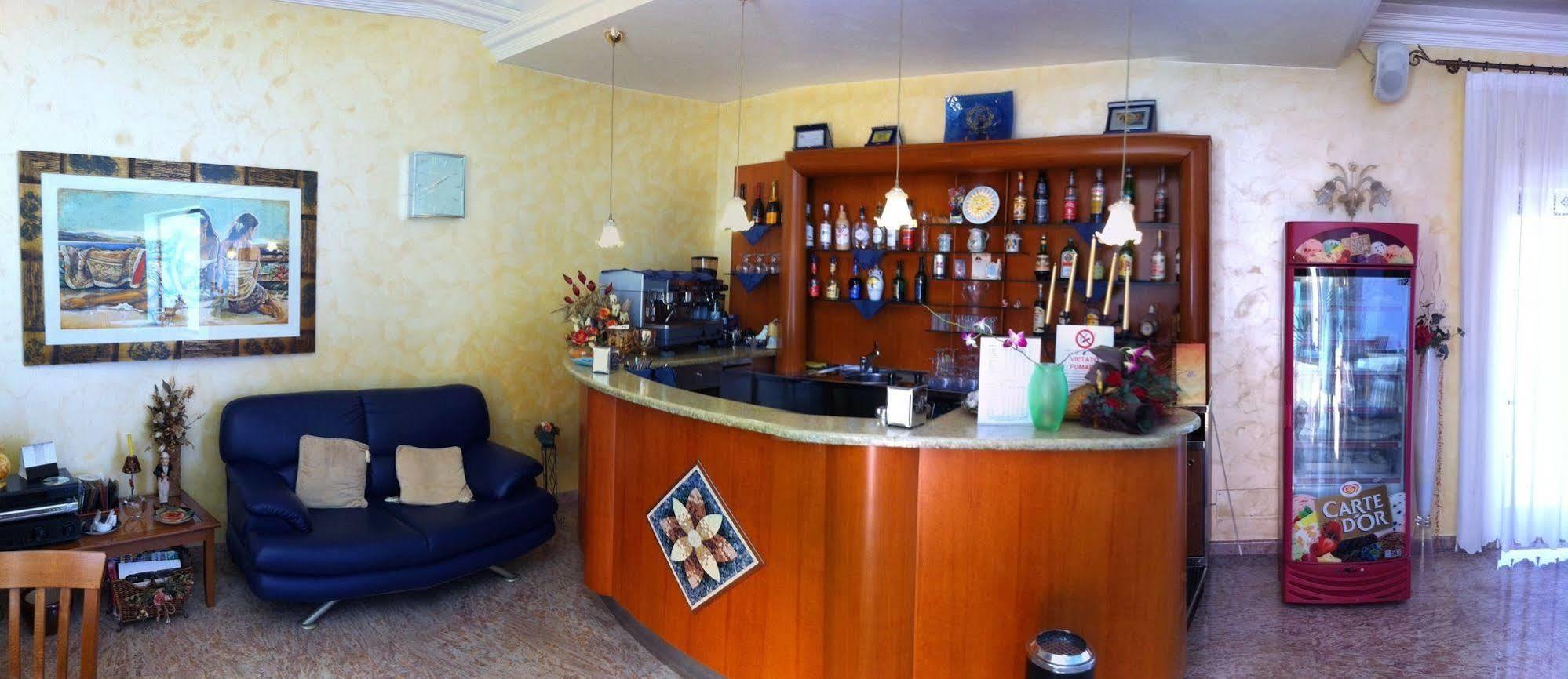 Hotel Ristorante Cordial Комизо Экстерьер фото