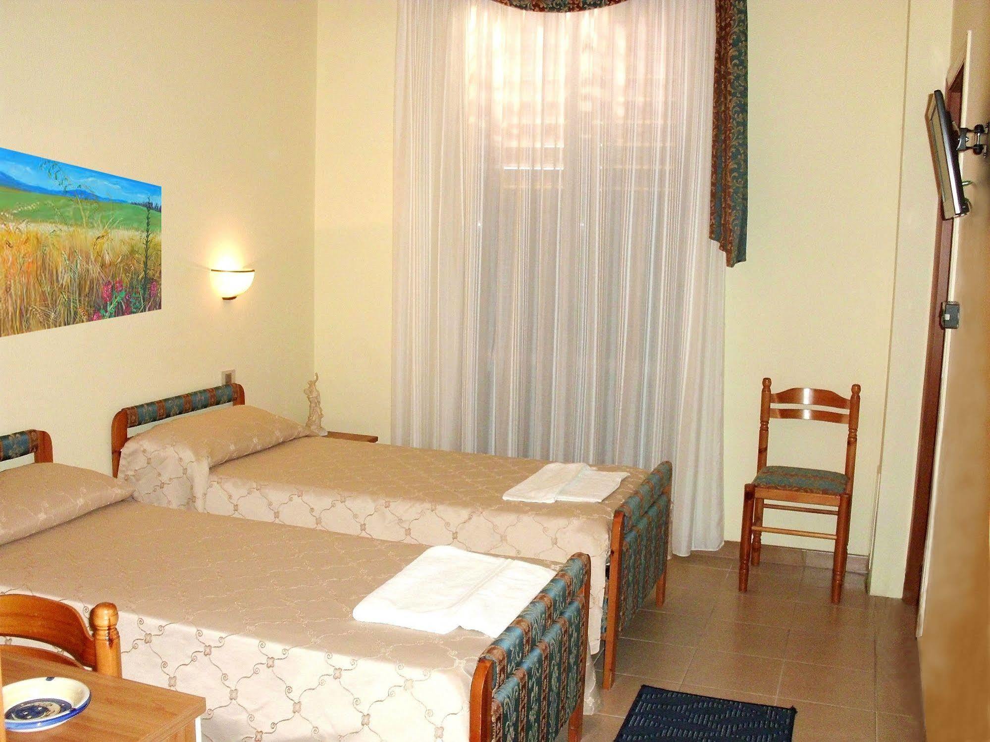 Hotel Ristorante Cordial Комизо Экстерьер фото